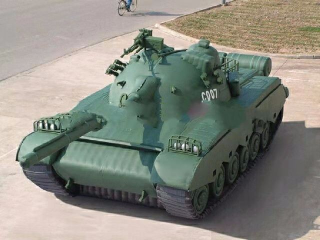 龙文军用充气坦克车